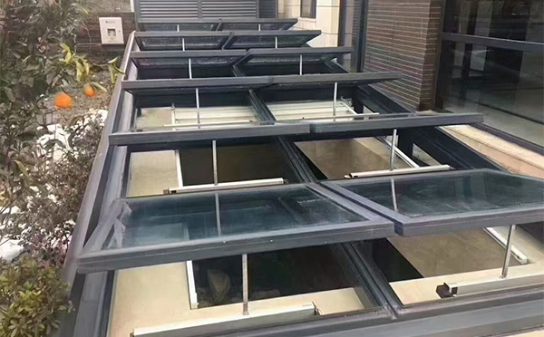 某轨道交通车辆维修车间庆阳排烟窗应用