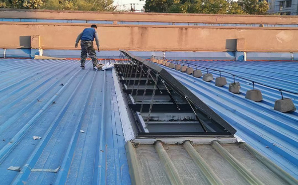 某区域性物流仓储中心庆阳排烟窗系统安装项目